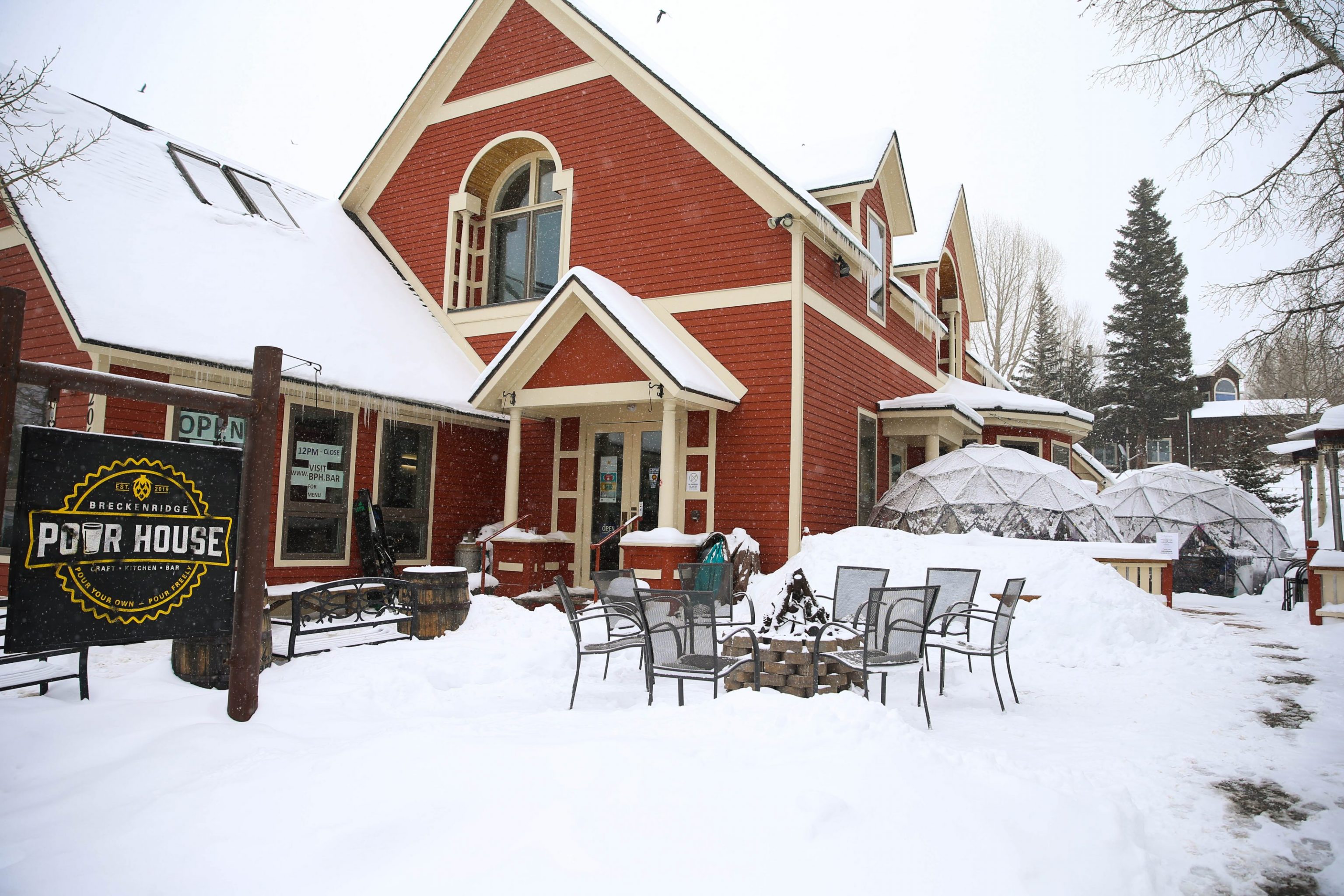 Breckenridge Pour House dining domes